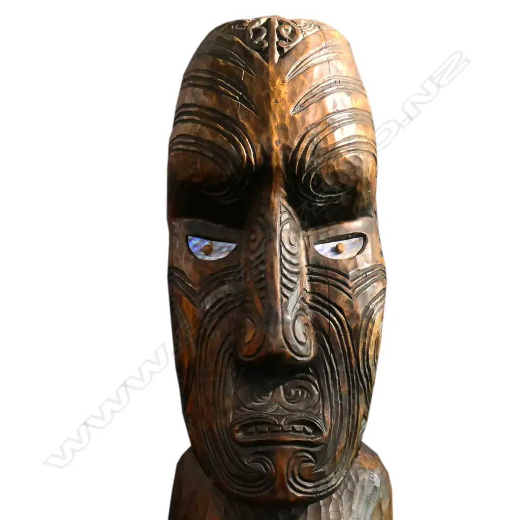 A large Māori carved tekoteko stylised figure, Image 1++